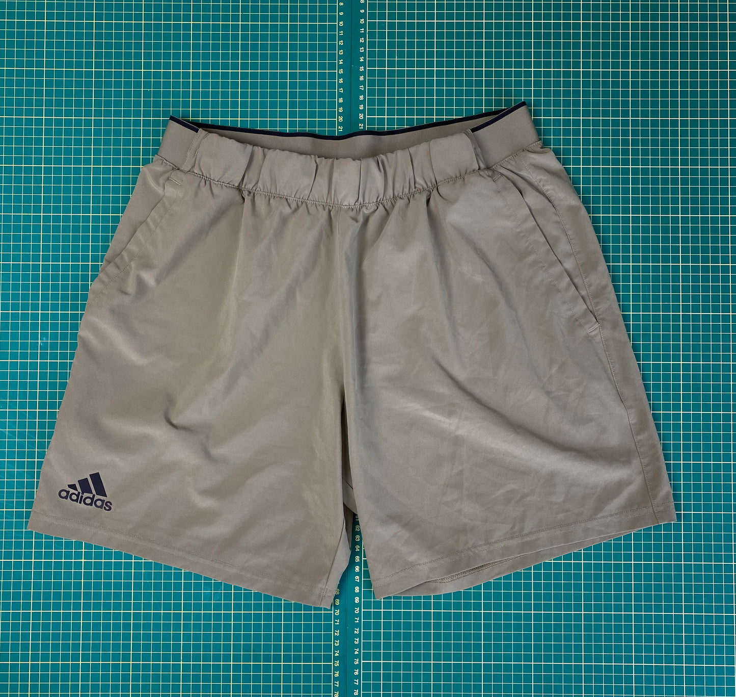 ADIDAS PRIME GREEN RUNNING SHORTS -L-