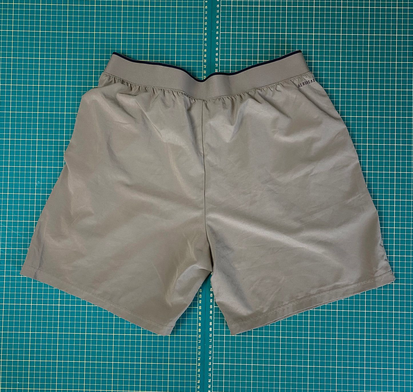 ADIDAS PRIME GREEN RUNNING SHORTS -L-