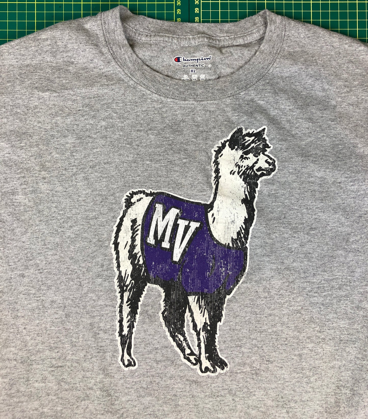 CHAMPION MV LLAMA TSHIRT -XL-