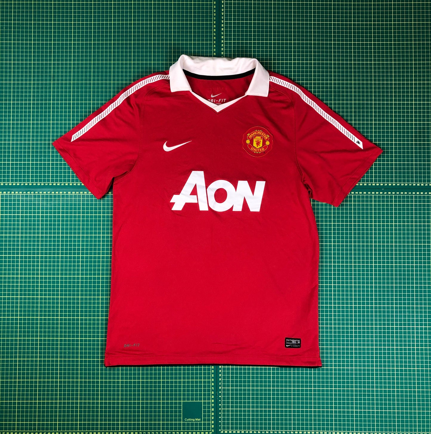 MAN U NIKE JERSEY -M-