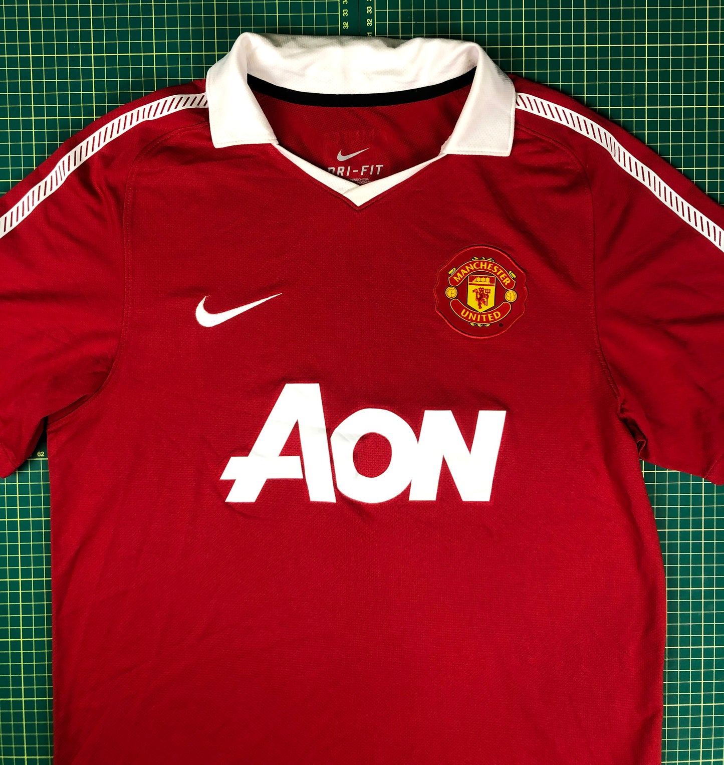 MAN U NIKE JERSEY -M-