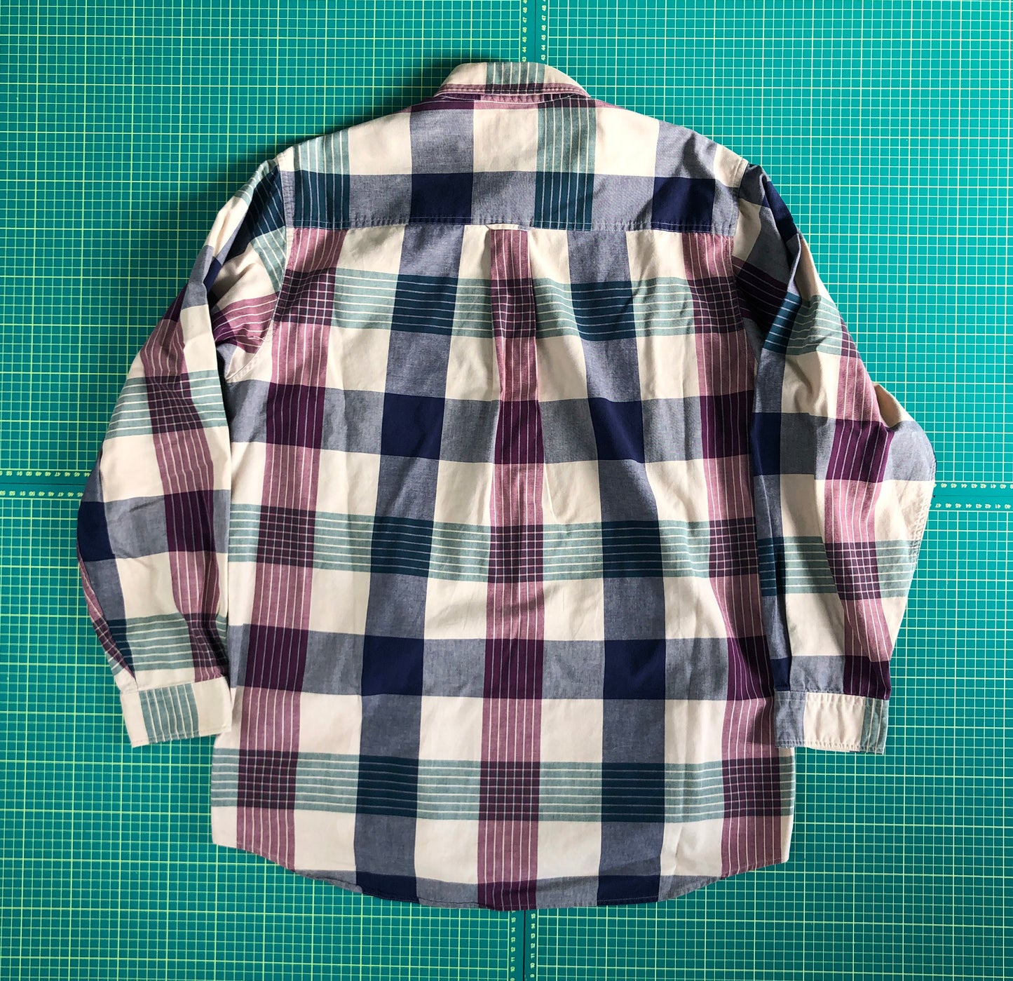 VINTAGE SEARS PLAID BUTTON-UP SHIRT -L-