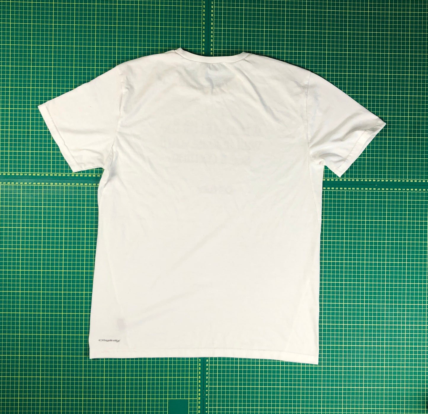 OAKLEY SLOGEN TSHIRT -L-