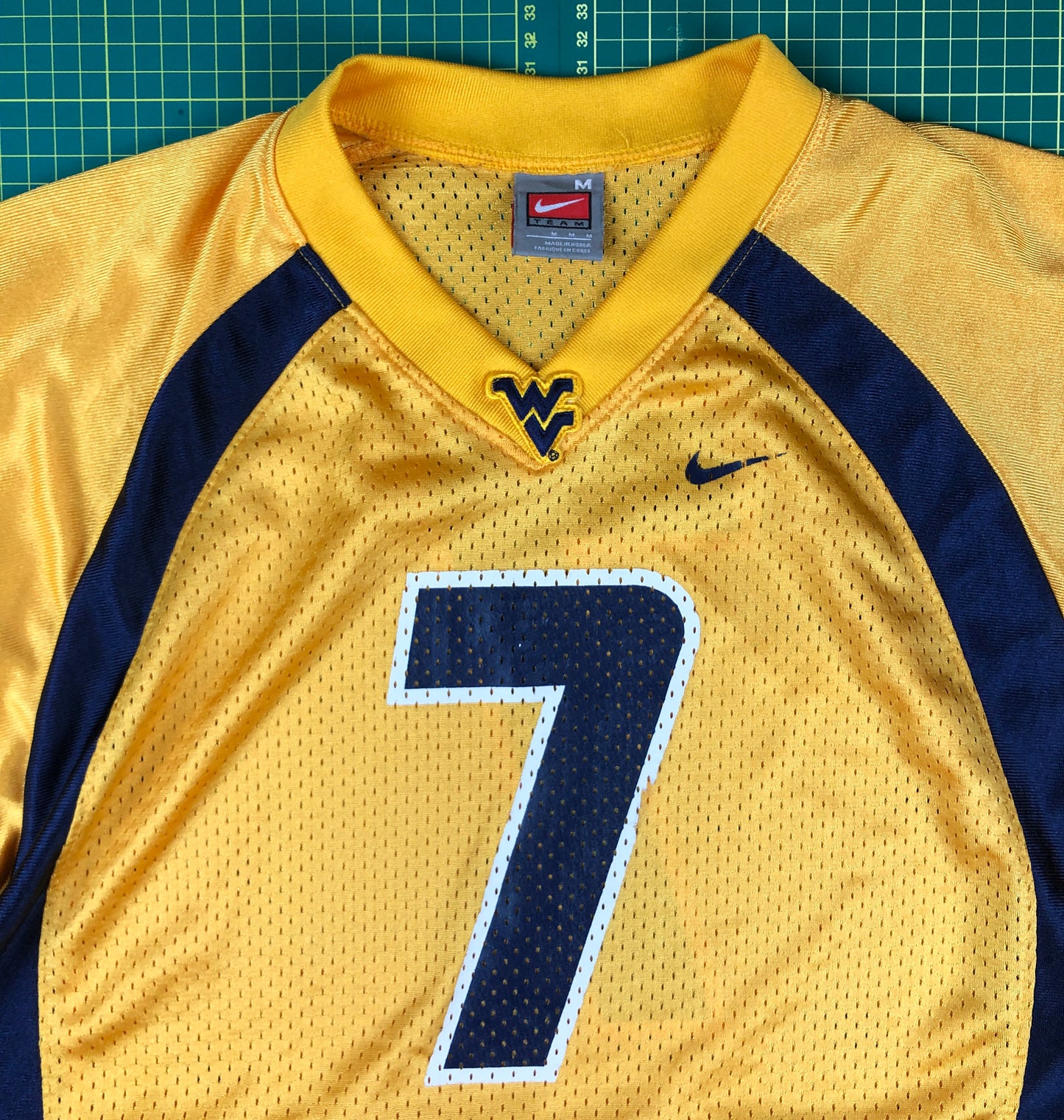 WV FOOTBALL JERSEY LUCKY #7 -M-