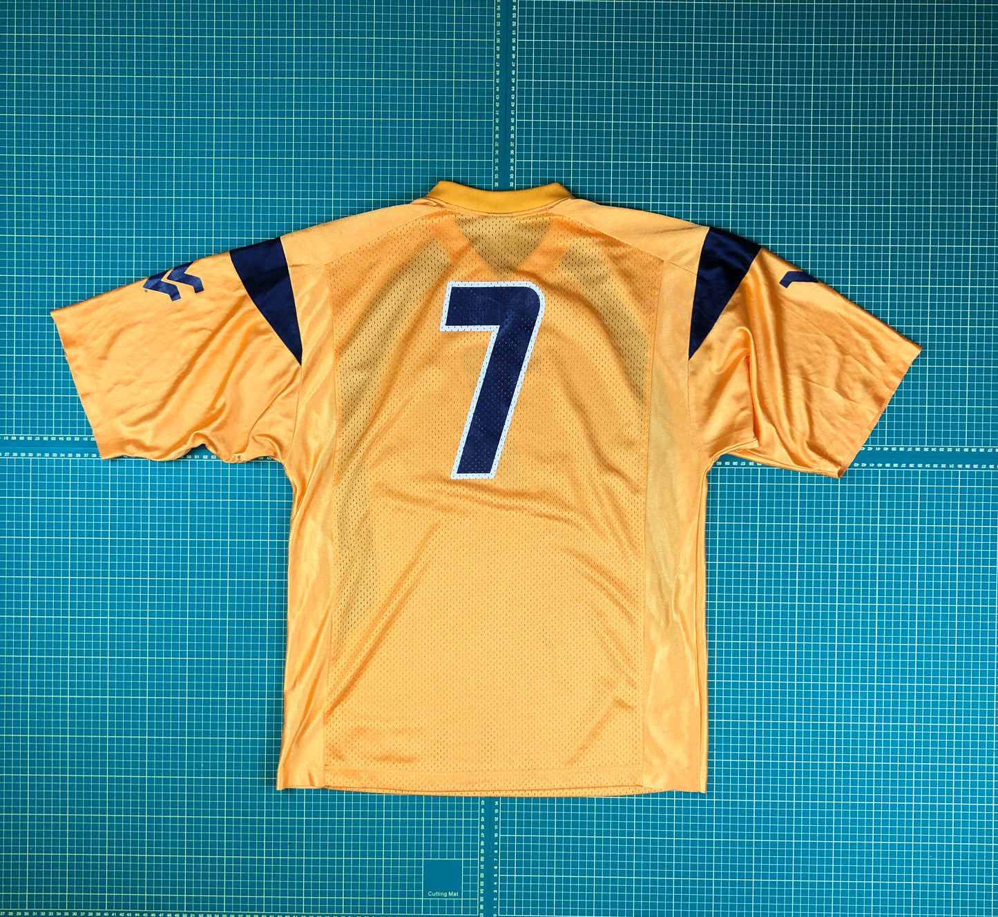 WV FOOTBALL JERSEY LUCKY #7 -M-